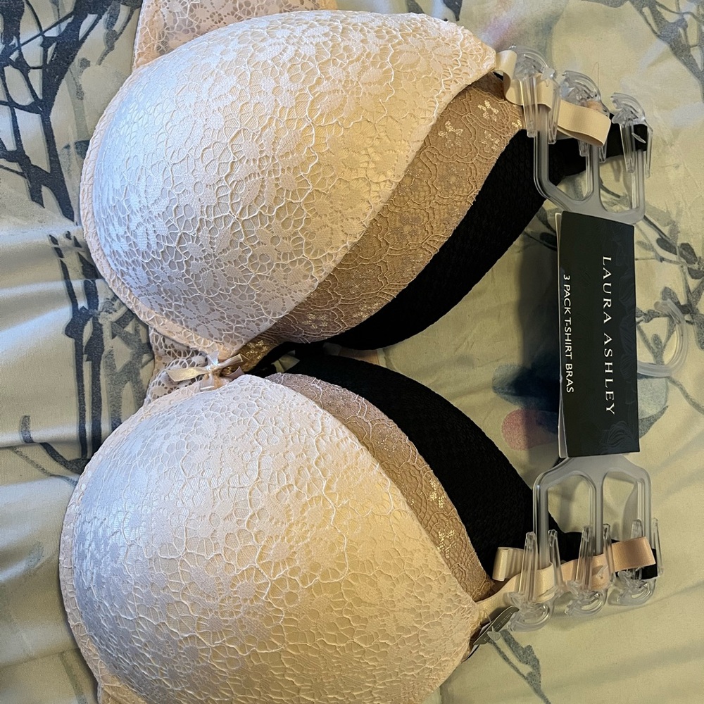 Laura Ashley Cream Lace Bra